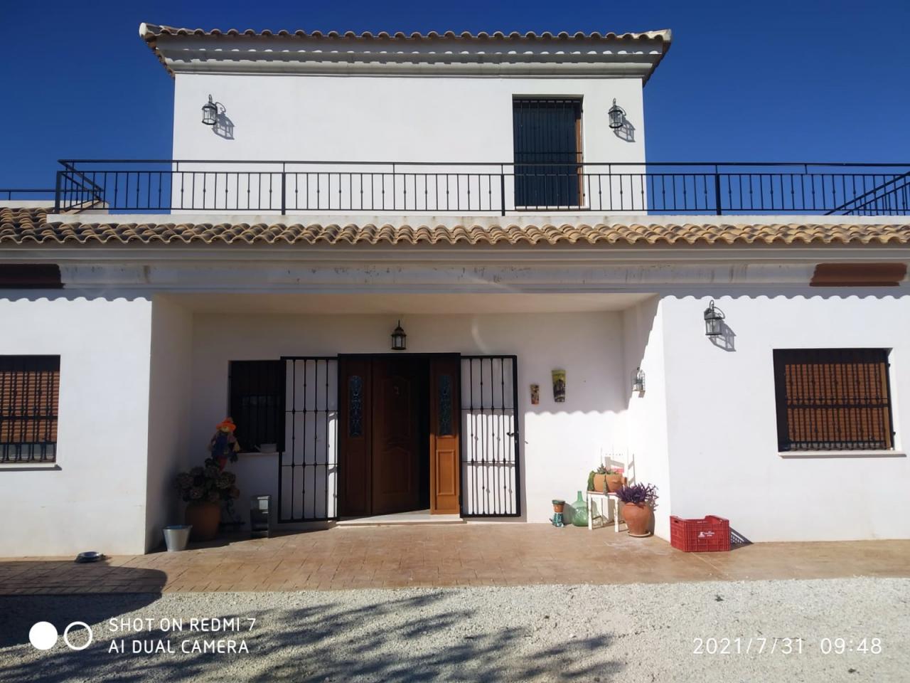 MARAVILLOSO CHALET CON PARCELA EN PLIEGO